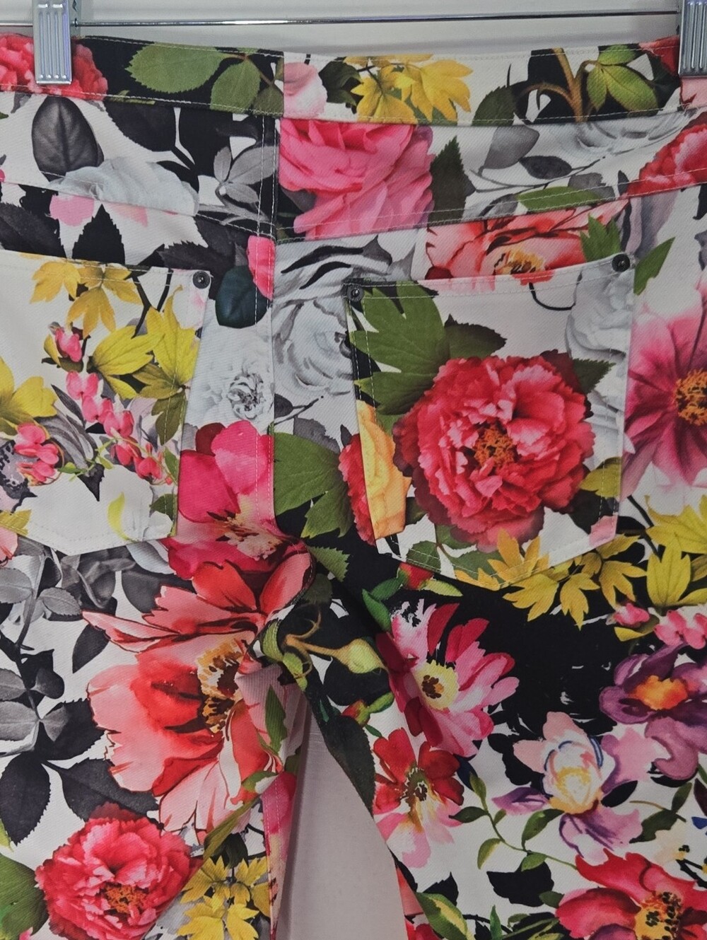 HUE Floral Leggings in Pink, Yellow and Black - Picture 6 of 6